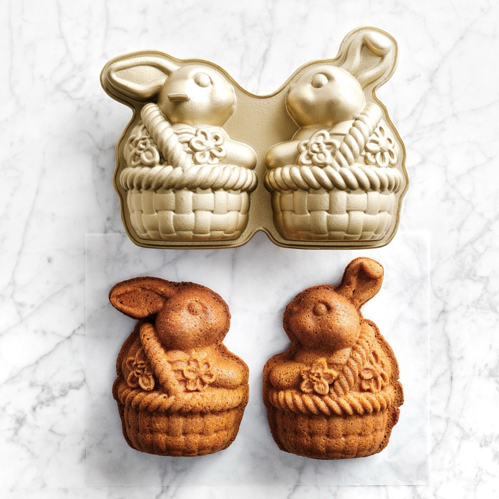 Williams Sonoma Nordic Ware Nonstick Cast Aluminum Easter Bunny Pan